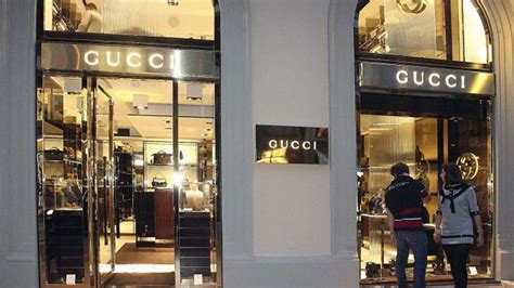 orari negozio gucci verona|negozi gucci usati.